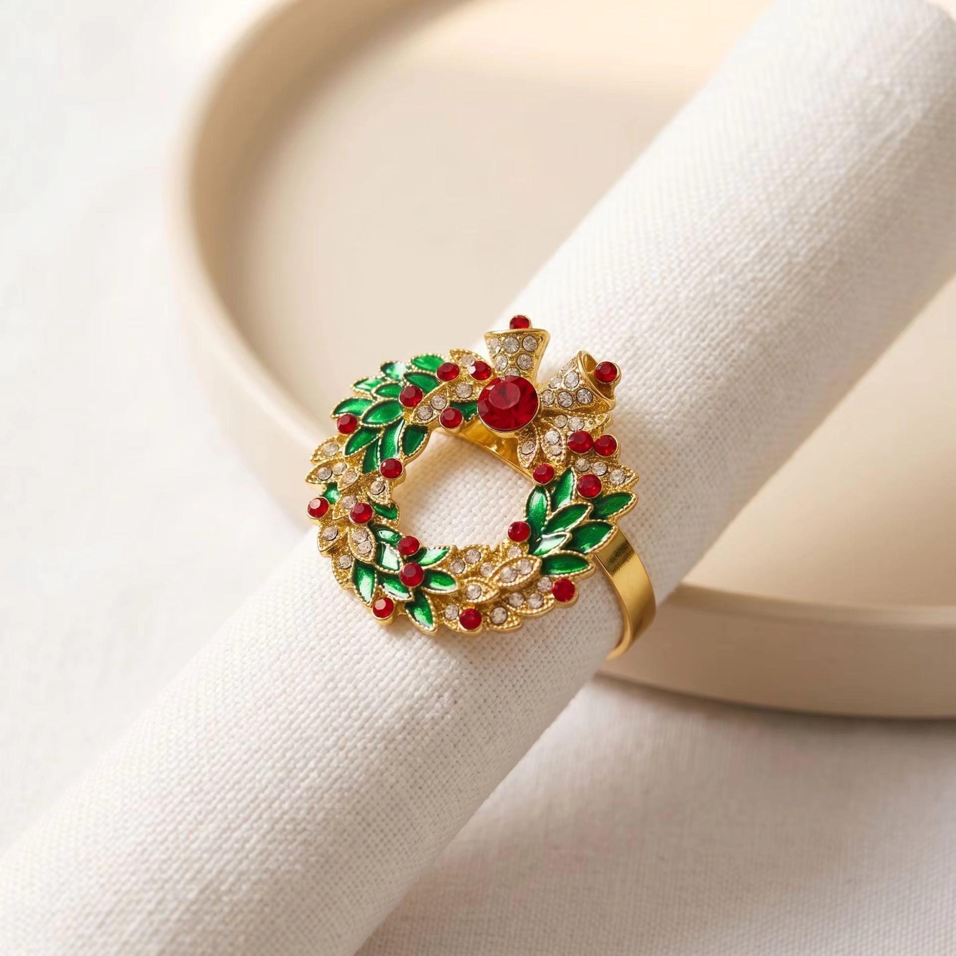 Pafu Christmas Dinning Table Decor Metal Napkin Ring Holders Tree Bells Snowflake Gloves Party Gift Christmas Napkin Ring